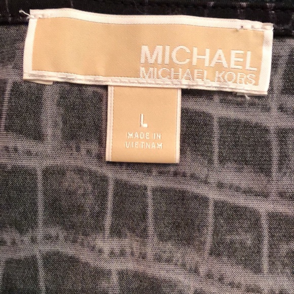 Michael Kors Cowl neck sleeveless top, scrunched left side detail, mk logo plate - Picture 8 of 10